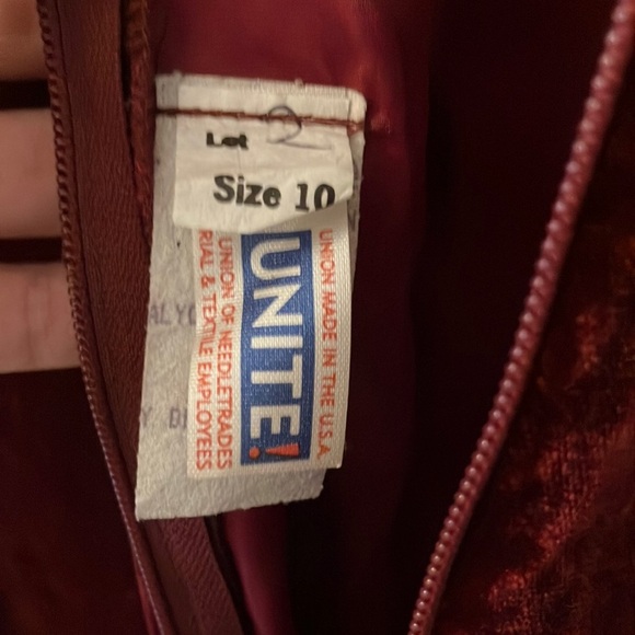 Stunning Vintage 90’s Burgundy Velvet Long Sleeve Mock Neck Gown Gothic Sz Small - Picture 4 of 15